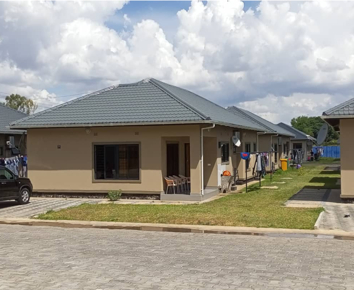 Tress-IN Low House side